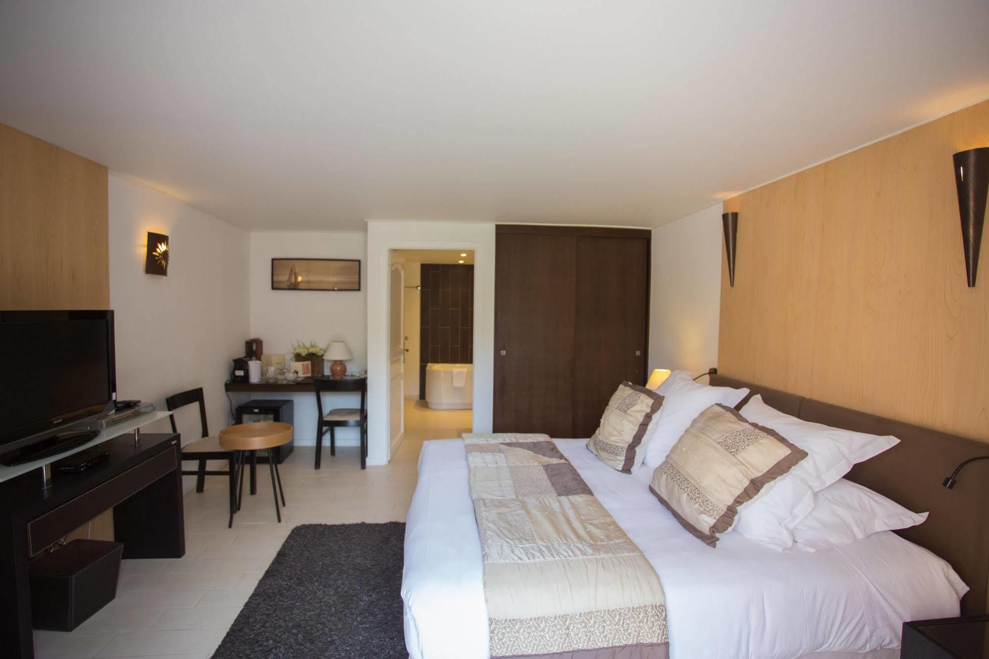 Hotel Le Verger Maelvi 그리모 외부 사진